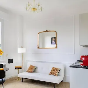 https://villa-tre-colli-suite-rome.it-romehotels.com