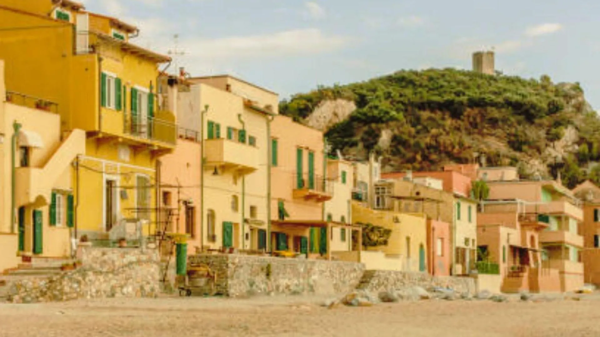 Appartamento LA SBILENCA casa vacanza indipendente con ampio giardino Calice Ligure