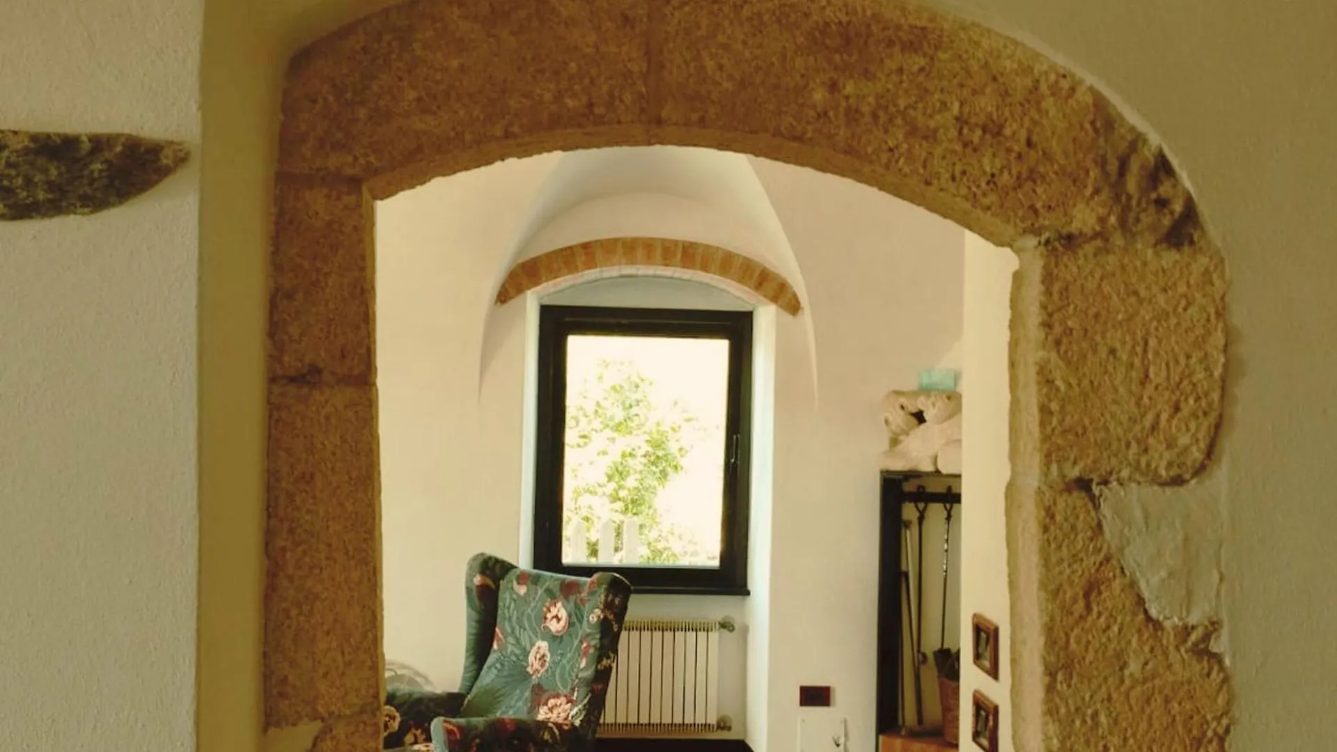 LA SBILENCA casa vacanza indipendente con ampio giardino Calice Ligure