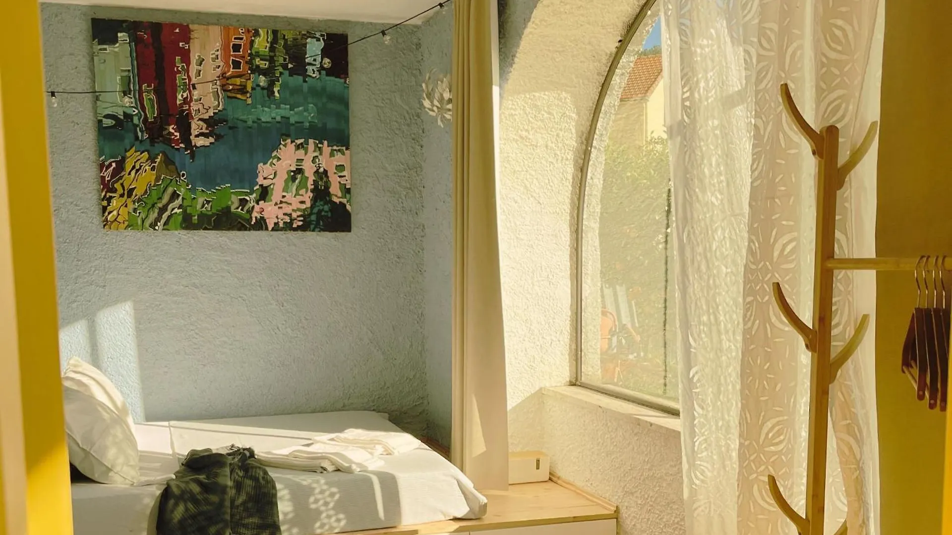 LA SBILENCA casa vacanza indipendente con ampio giardino Calice Ligure