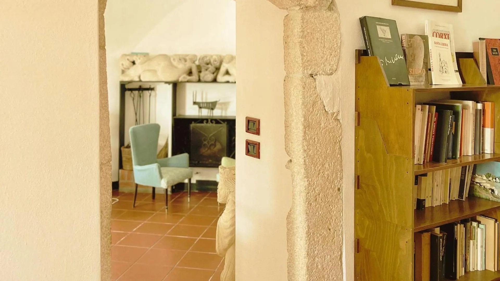 Appartamento LA SBILENCA casa vacanza indipendente con ampio giardino Calice Ligure