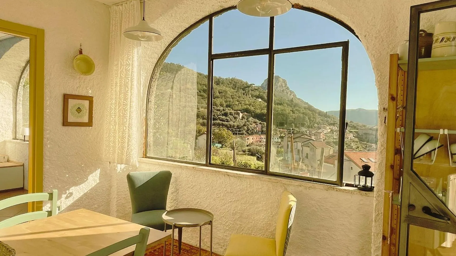 LA SBILENCA casa vacanza indipendente con ampio giardino Calice Ligure 0*,