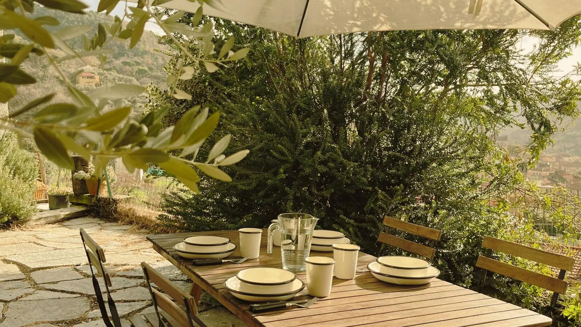 LA SBILENCA casa vacanza indipendente con ampio giardino Calice Ligure 0*,